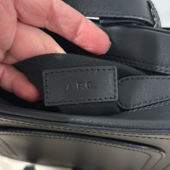 A.p.c gentle used Louisette square crossbody in black leather with dust bag - Picture 4 of 11